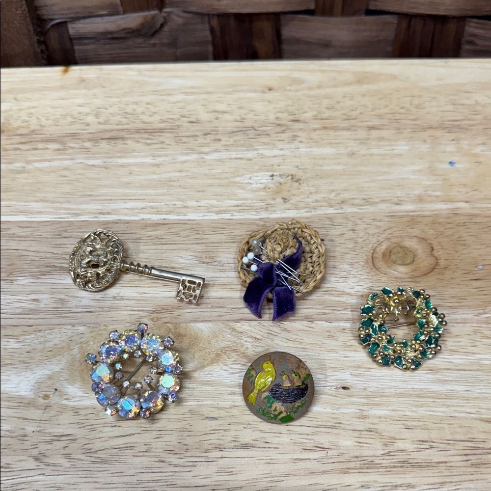 Vintage Brooch lot
